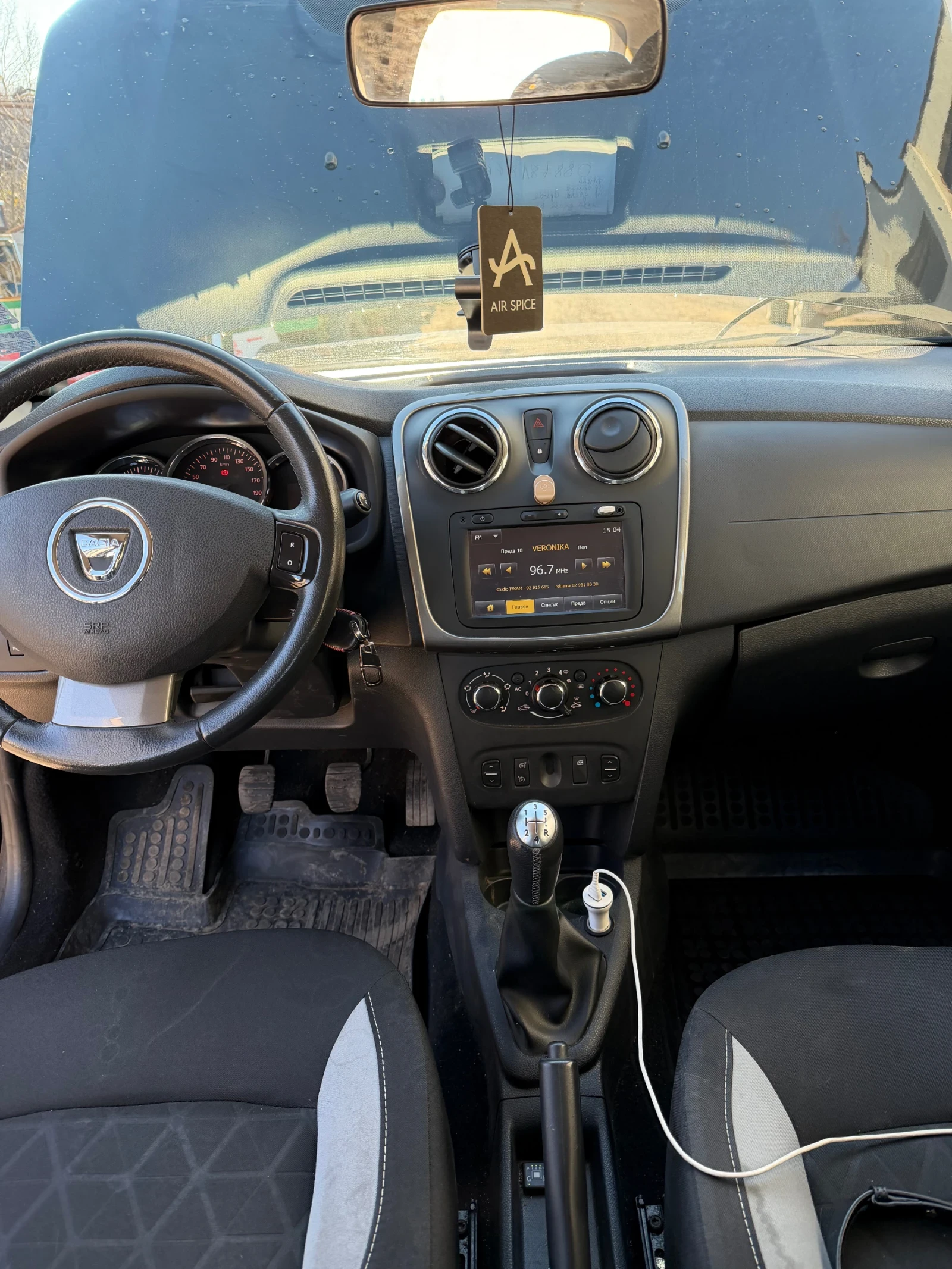 Dacia Sandero Бензин-Газ - изображение 8