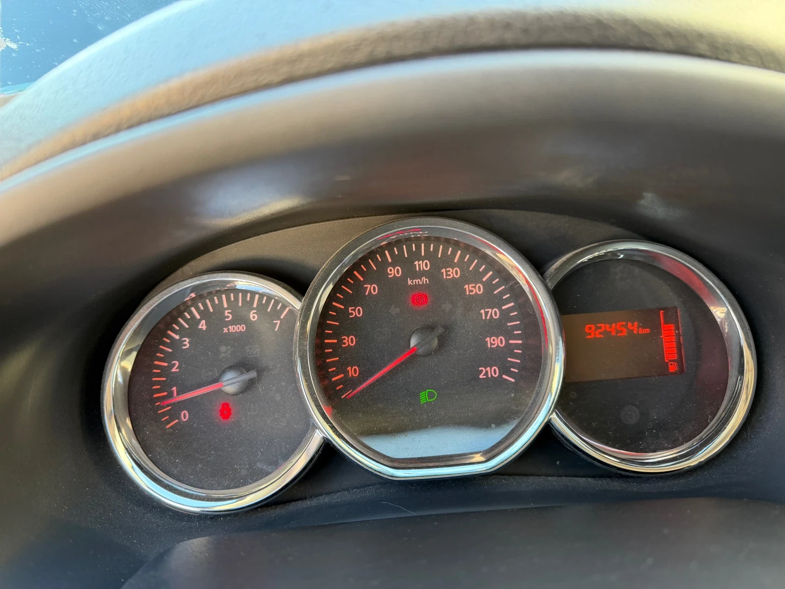 Dacia Sandero Бензин-Газ - изображение 9