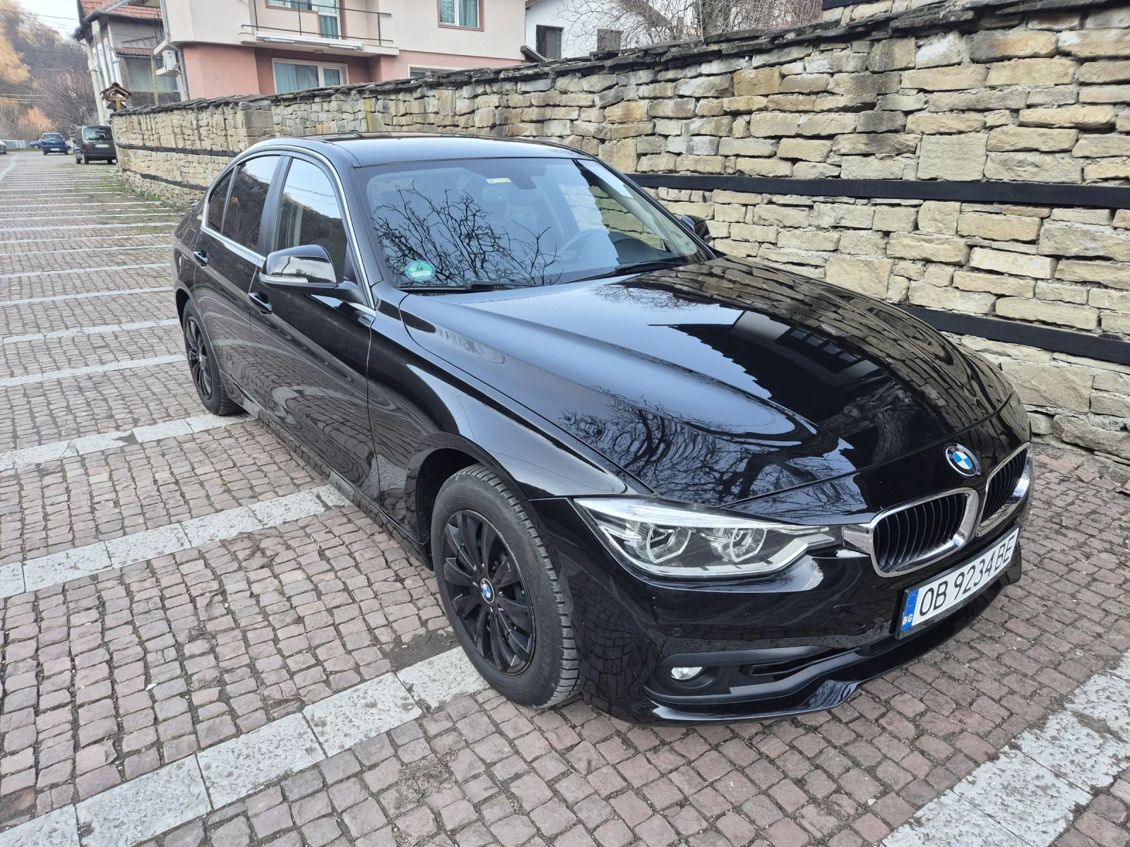 BMW 320 F30 FACELIFT, снимка 2 - Автомобили и джипове - 53904069