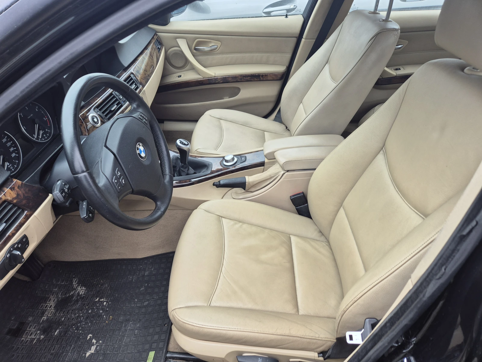 BMW 320, снимка 10 - Автомобили и джипове - 53935233