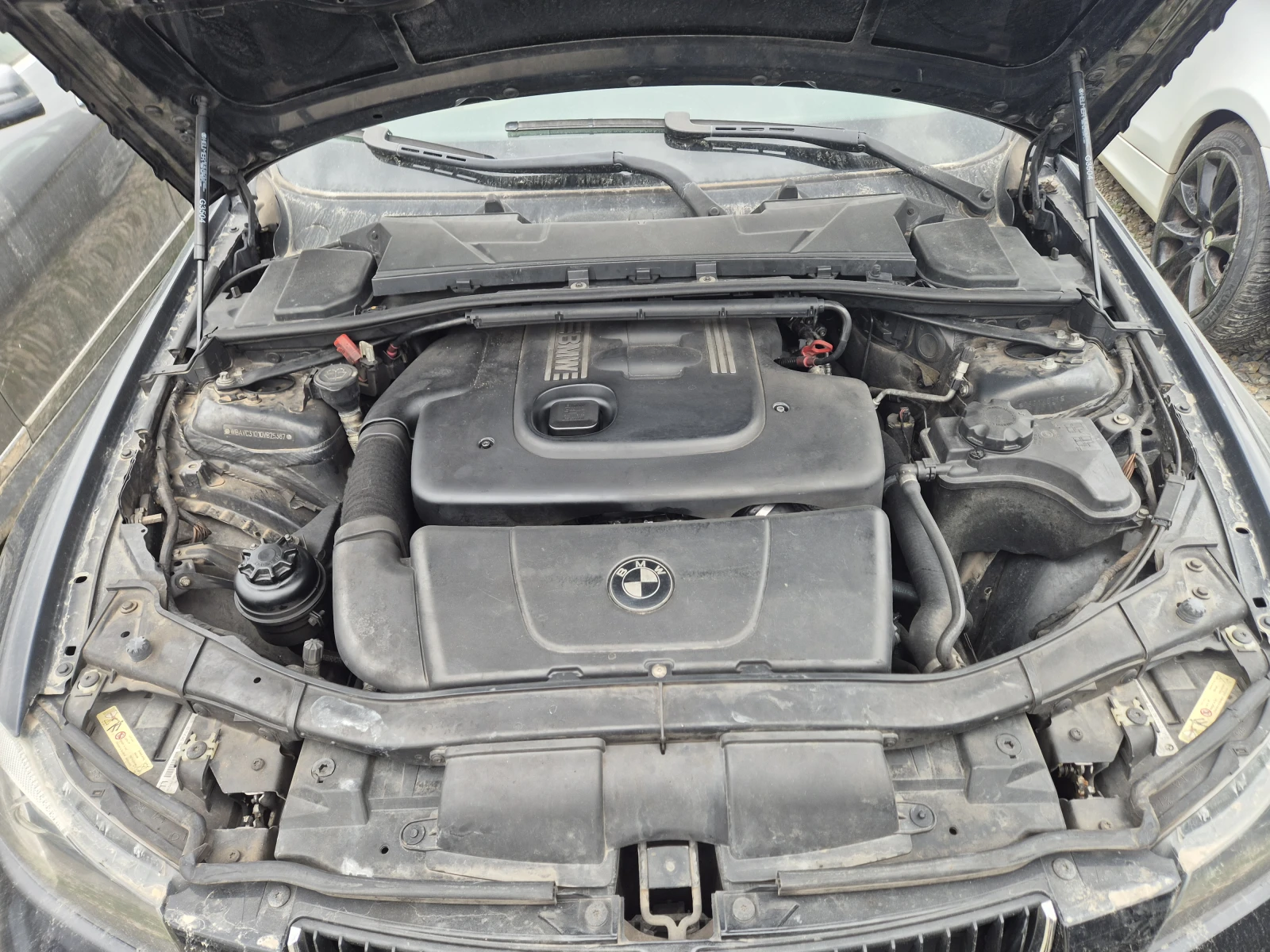 BMW 320, снимка 16 - Автомобили и джипове - 53935233