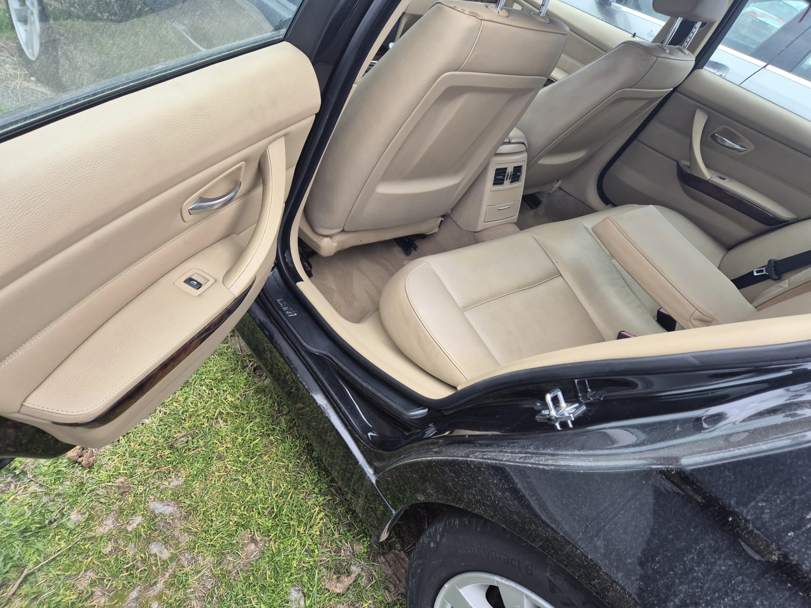 BMW 320, снимка 11 - Автомобили и джипове - 53935233