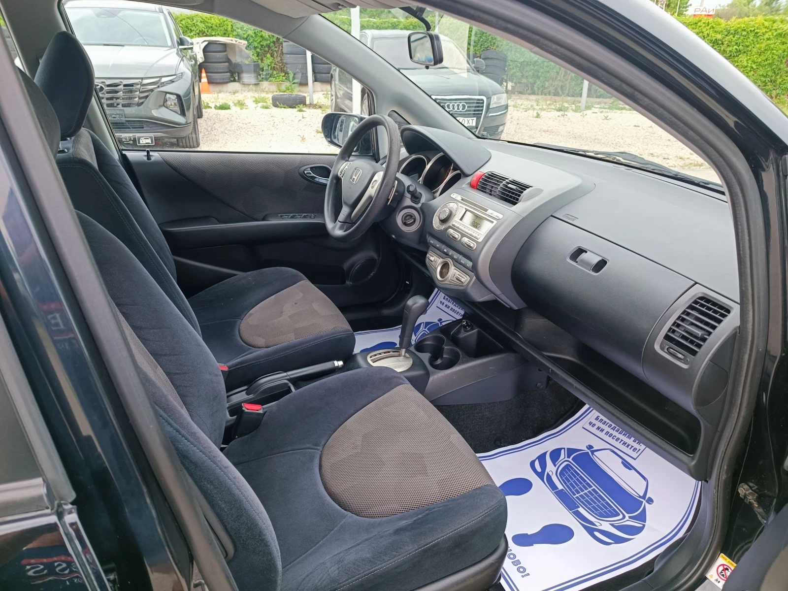 Honda Jazz 1.4i-84кс-ШВЕЙЦАРИЯ-АВТОМАТ-FACELIFT, снимка 13 - Автомобили и джипове - 54528727