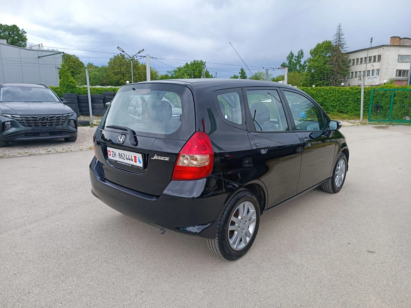Honda Jazz 1.4i-84кс-ШВЕЙЦАРИЯ-АВТОМАТ-FACELIFT, снимка 3 - Автомобили и джипове - 54528727