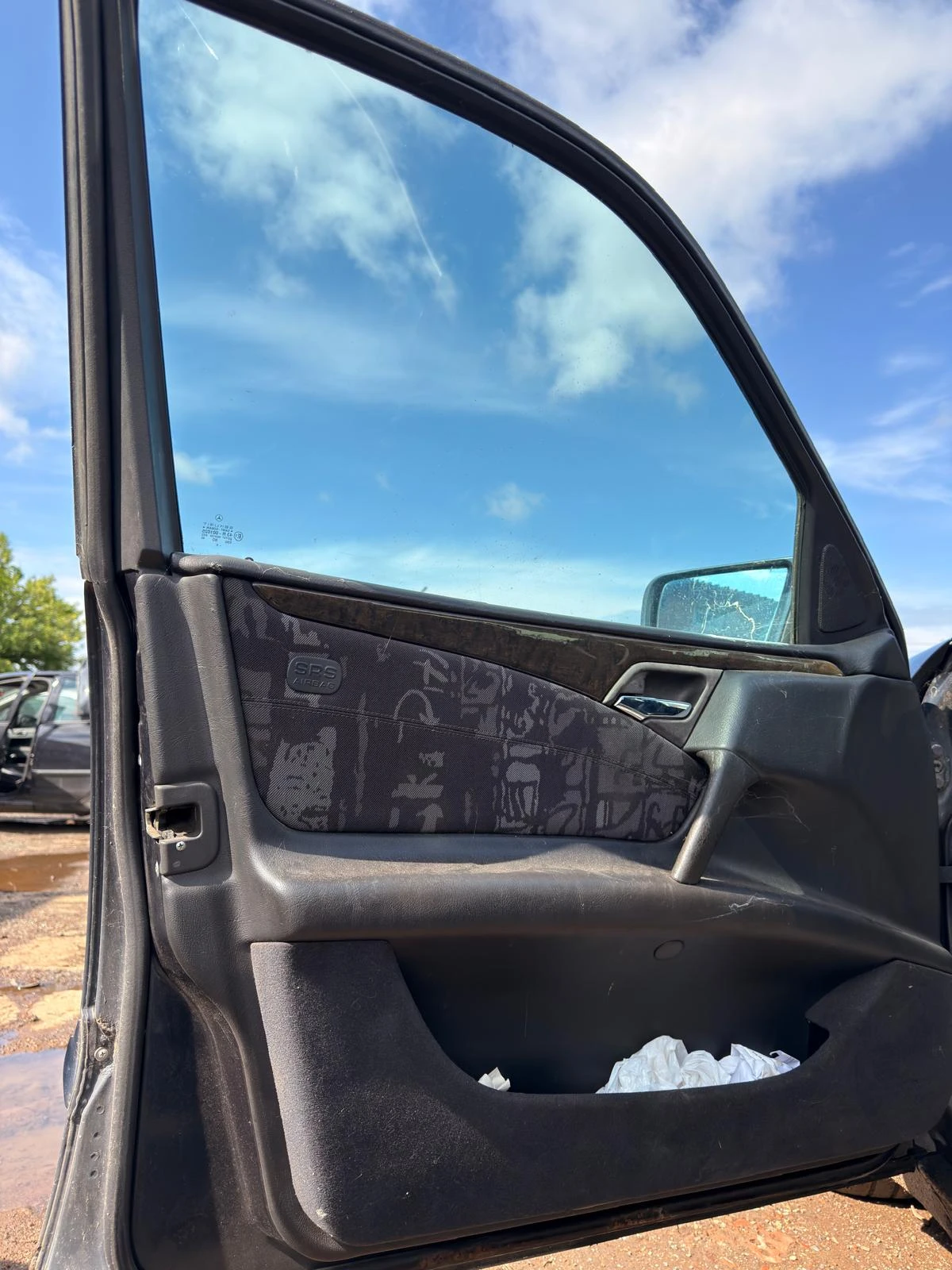 Mercedes-Benz E 200, снимка 5 - Автомобили и джипове - 54912066