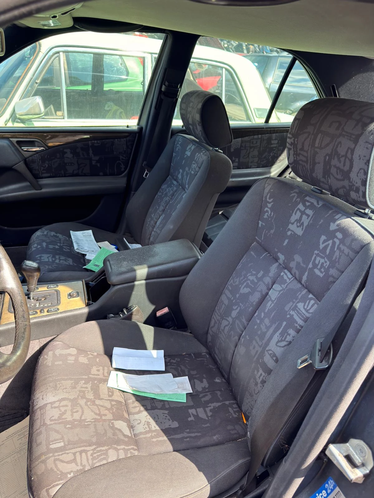 Mercedes-Benz E 200, снимка 7 - Автомобили и джипове - 54912066