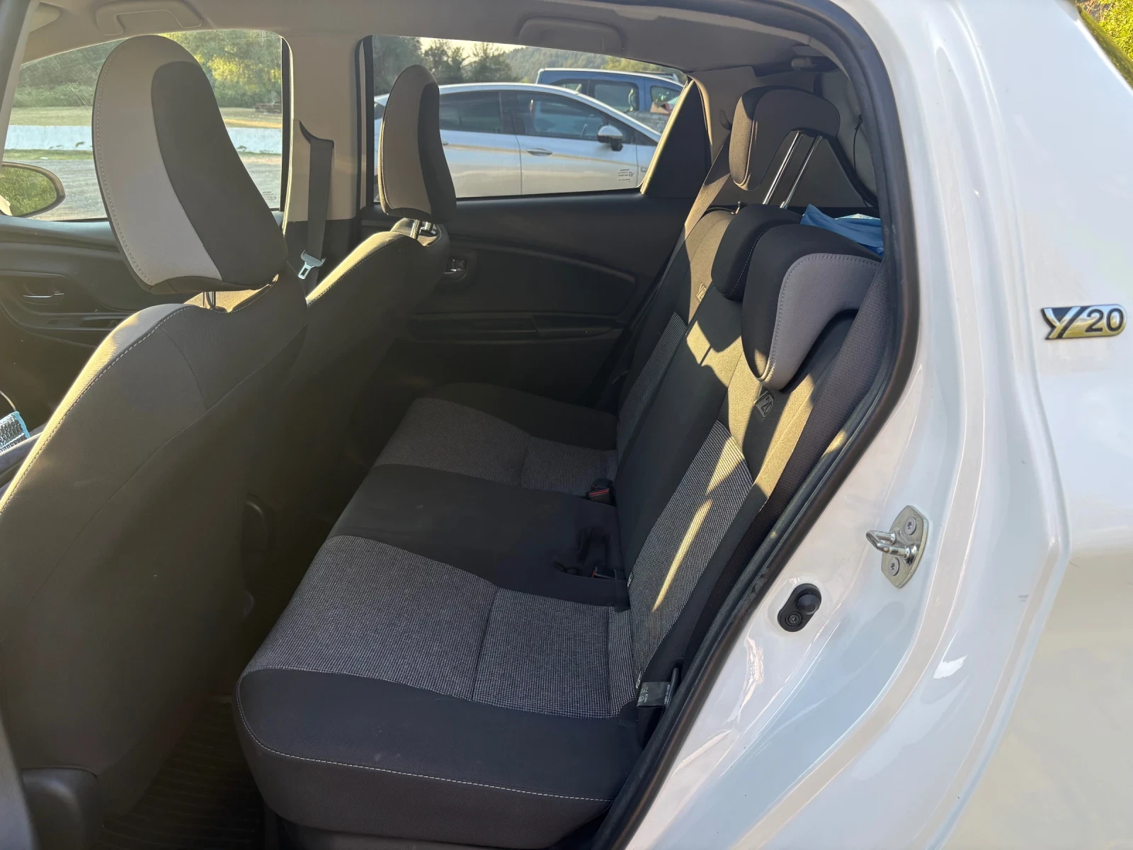 Toyota Yaris, снимка 11 - Автомобили и джипове - 55564526