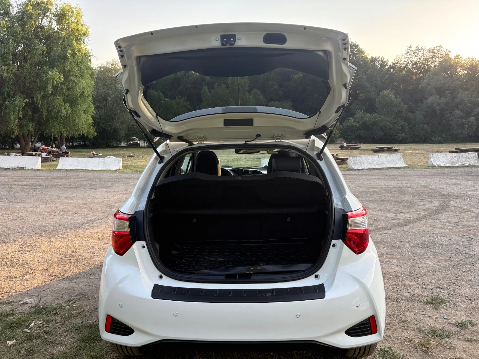 Toyota Yaris, снимка 7 - Автомобили и джипове - 55564526