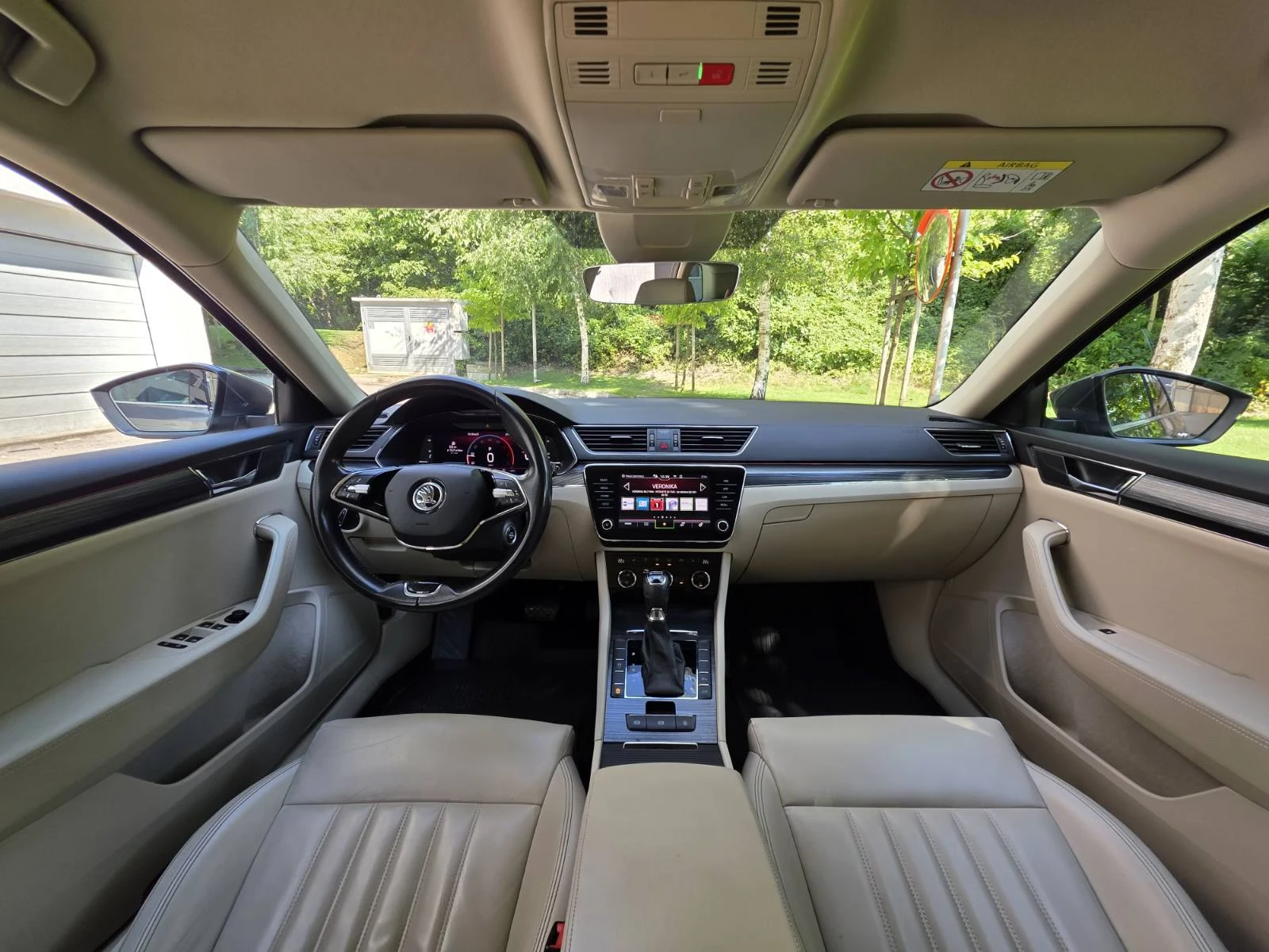 Skoda Superb 2.0d / 4x4 / АВТОМАТИК, снимка 11 - Автомобили и джипове - 55586650