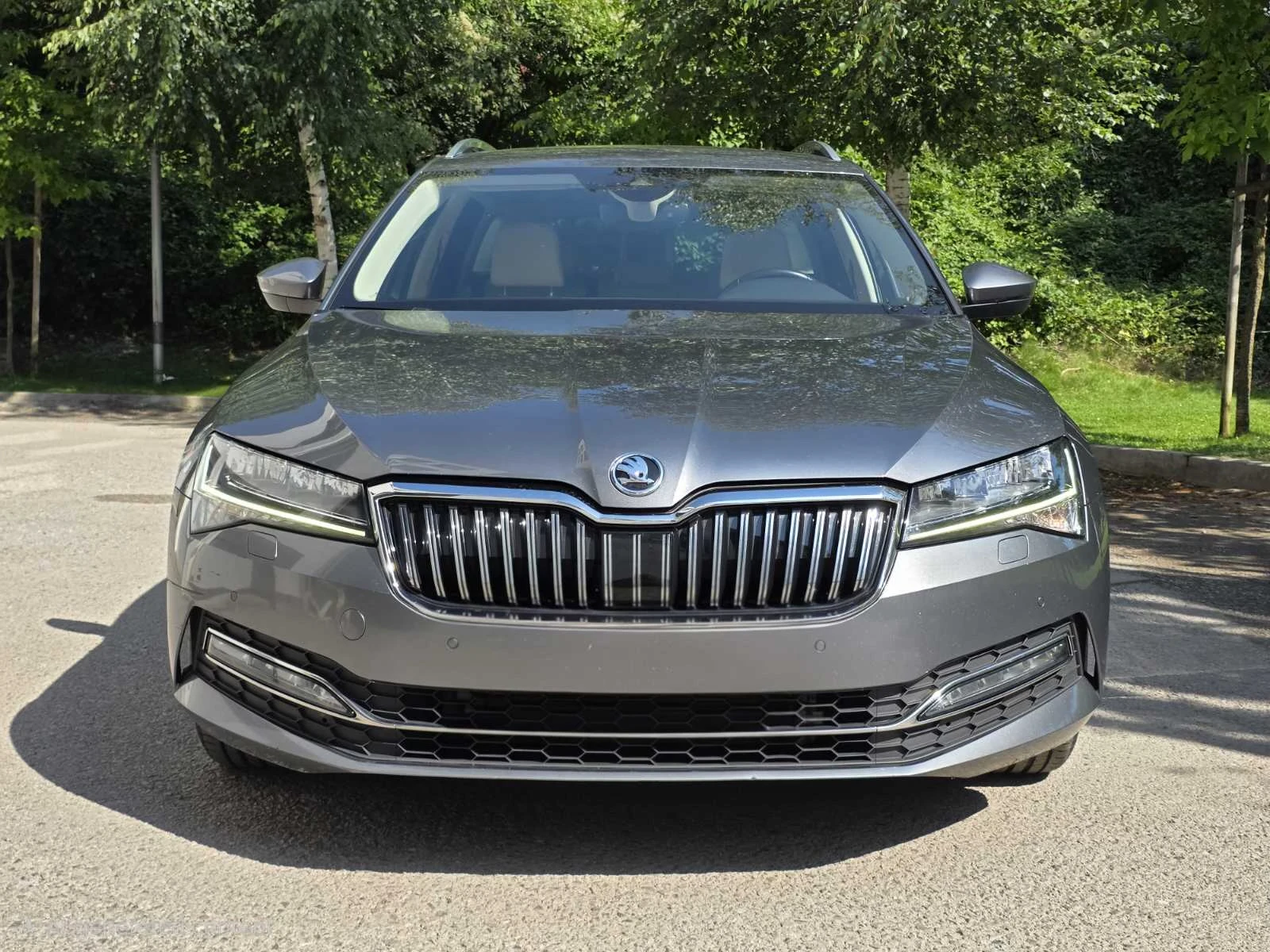 Skoda Superb 2.0d / 4x4 / АВТОМАТИК, снимка 2 - Автомобили и джипове - 55586650
