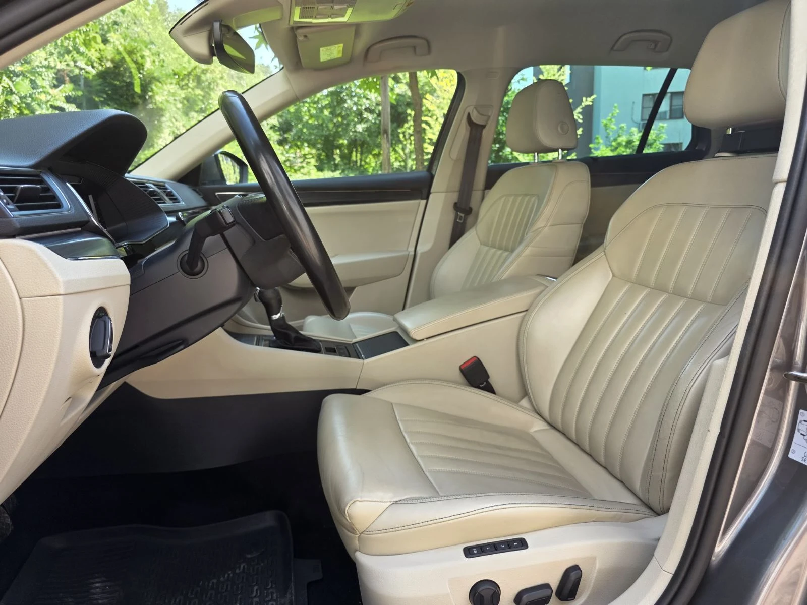 Skoda Superb 2.0d / 4x4 / АВТОМАТИК, снимка 10 - Автомобили и джипове - 55586650