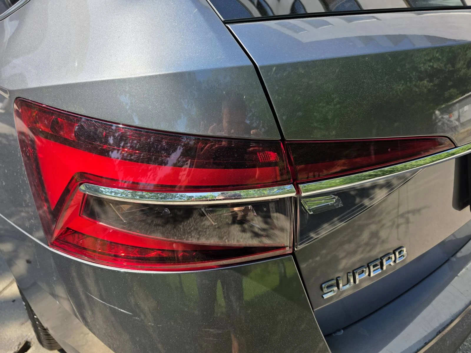 Skoda Superb 2.0d / 4x4 / АВТОМАТИК, снимка 17 - Автомобили и джипове - 55586650