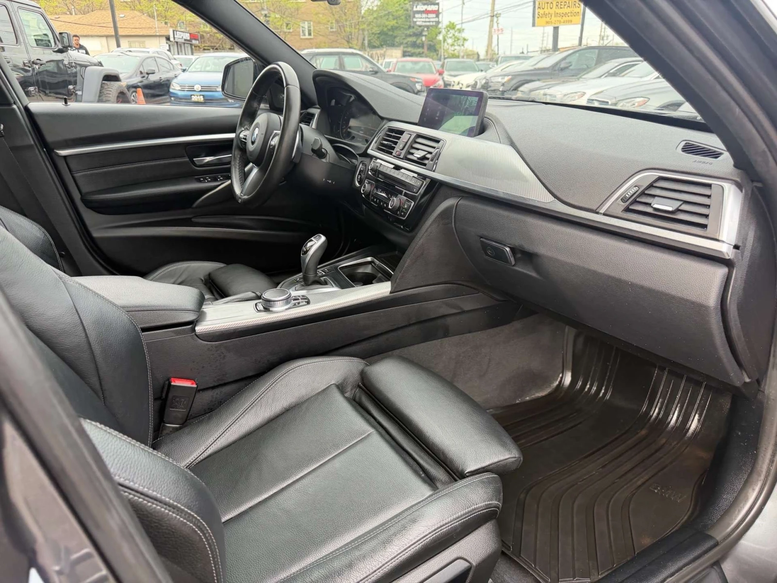 BMW 340 i xDrive* Lane Assist* Blind Spots* , снимка 17 - Автомобили и джипове - 56002934
