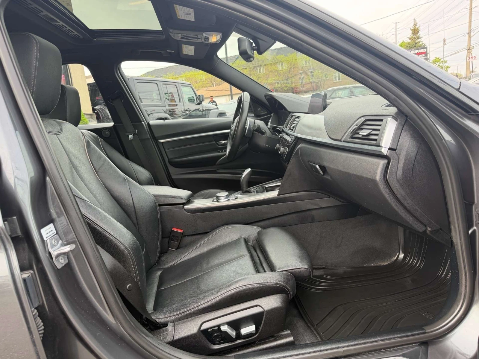 BMW 340 i xDrive* Lane Assist* Blind Spots* , снимка 16 - Автомобили и джипове - 56002934