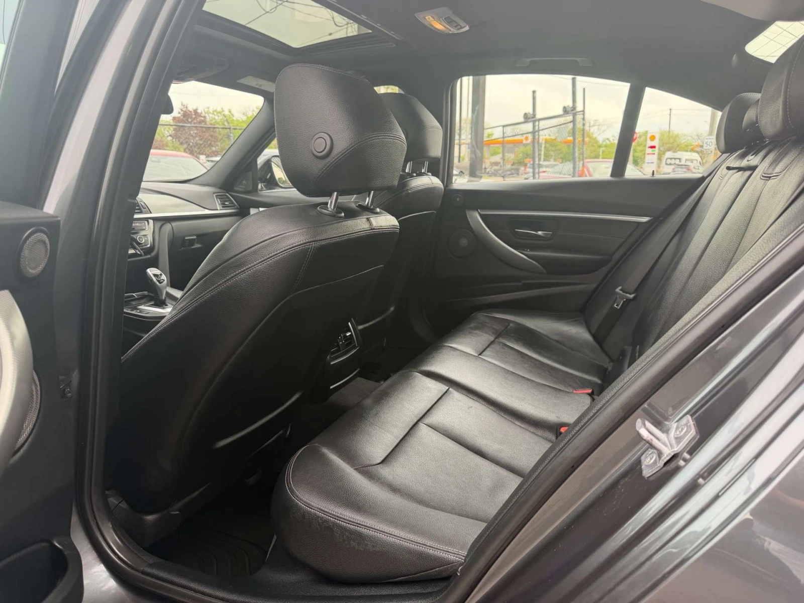 BMW 340 i xDrive* Lane Assist* Blind Spots* , снимка 14 - Автомобили и джипове - 56002934