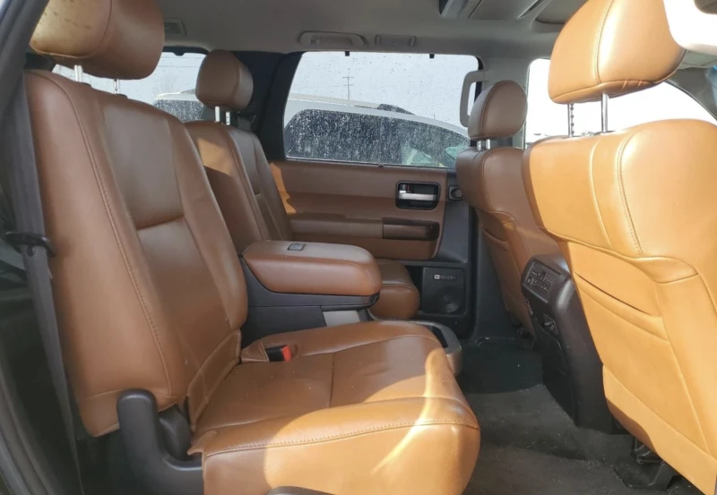 Toyota Sequoia, снимка 10 - Автомобили и джипове - 48683603