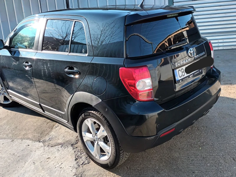 Toyota Urban Cruiser 4х4 AWD гаражна, снимка 2 - Автомобили и джипове - 52940107