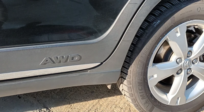 Toyota Urban Cruiser 4х4 AWD гаражна, снимка 10 - Автомобили и джипове - 52940107