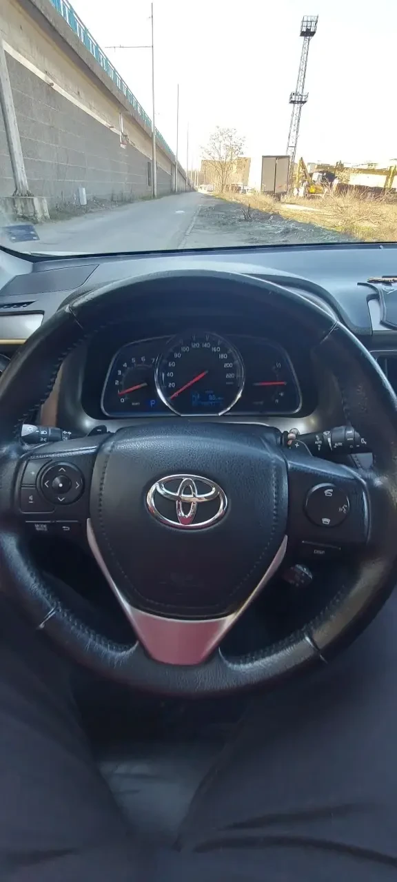 Toyota Rav4 2, 2 DCAT, снимка 9 - Автомобили и джипове - 53182657