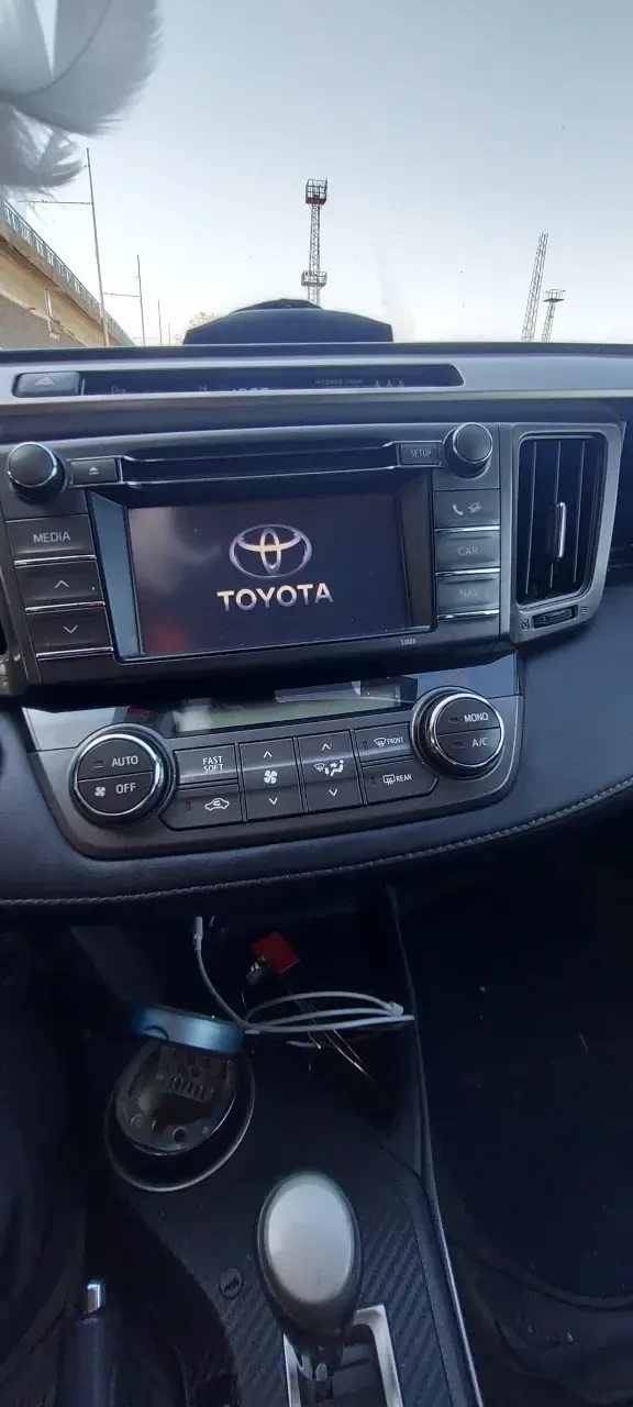 Toyota Rav4 2, 2 DCAT, снимка 8 - Автомобили и джипове - 53182657