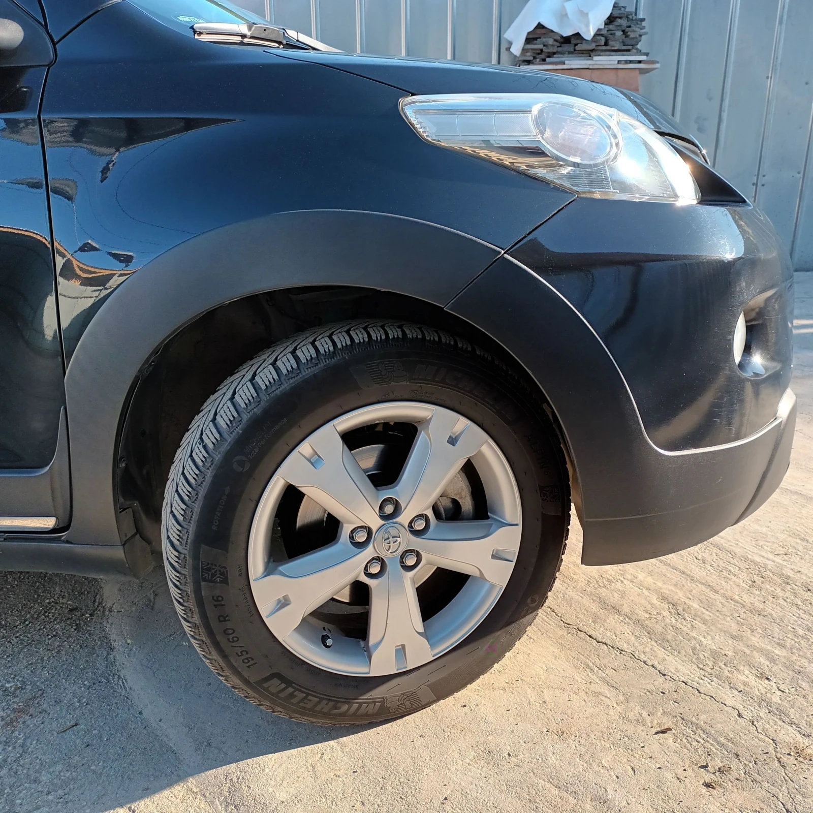 Toyota Urban Cruiser 4х4 AWD гаражна, снимка 6 - Автомобили и джипове - 52940107