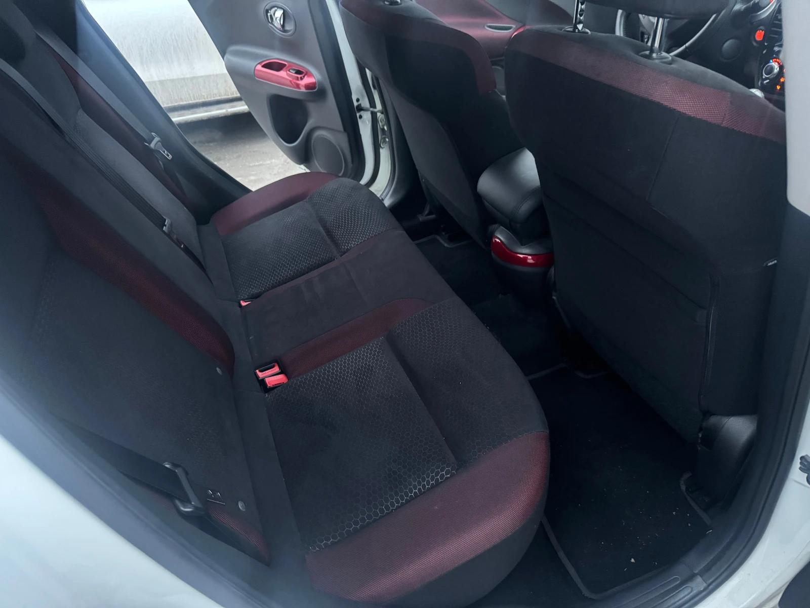 Nissan Juke 1.6 i 117k.c - изображение 10