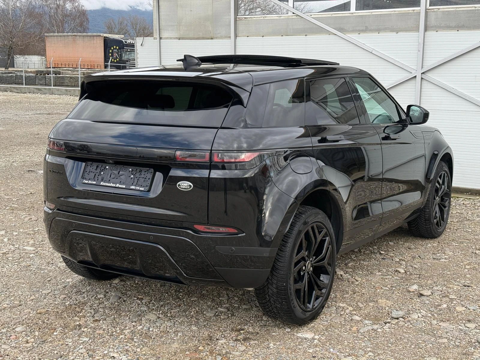 Land Rover Range Rover Evoque 2.0 Si4/AWD/Hybrid/118000км/Панорама/Лизинг - изображение 4