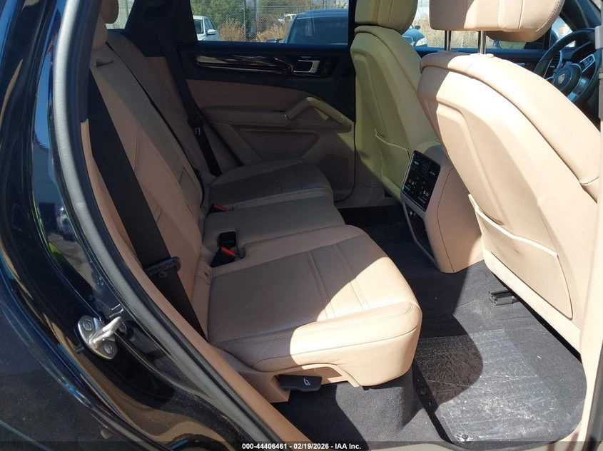 Porsche Cayenne 3.0l Platinum Edition, снимка 8 - Автомобили и джипове - 53714719