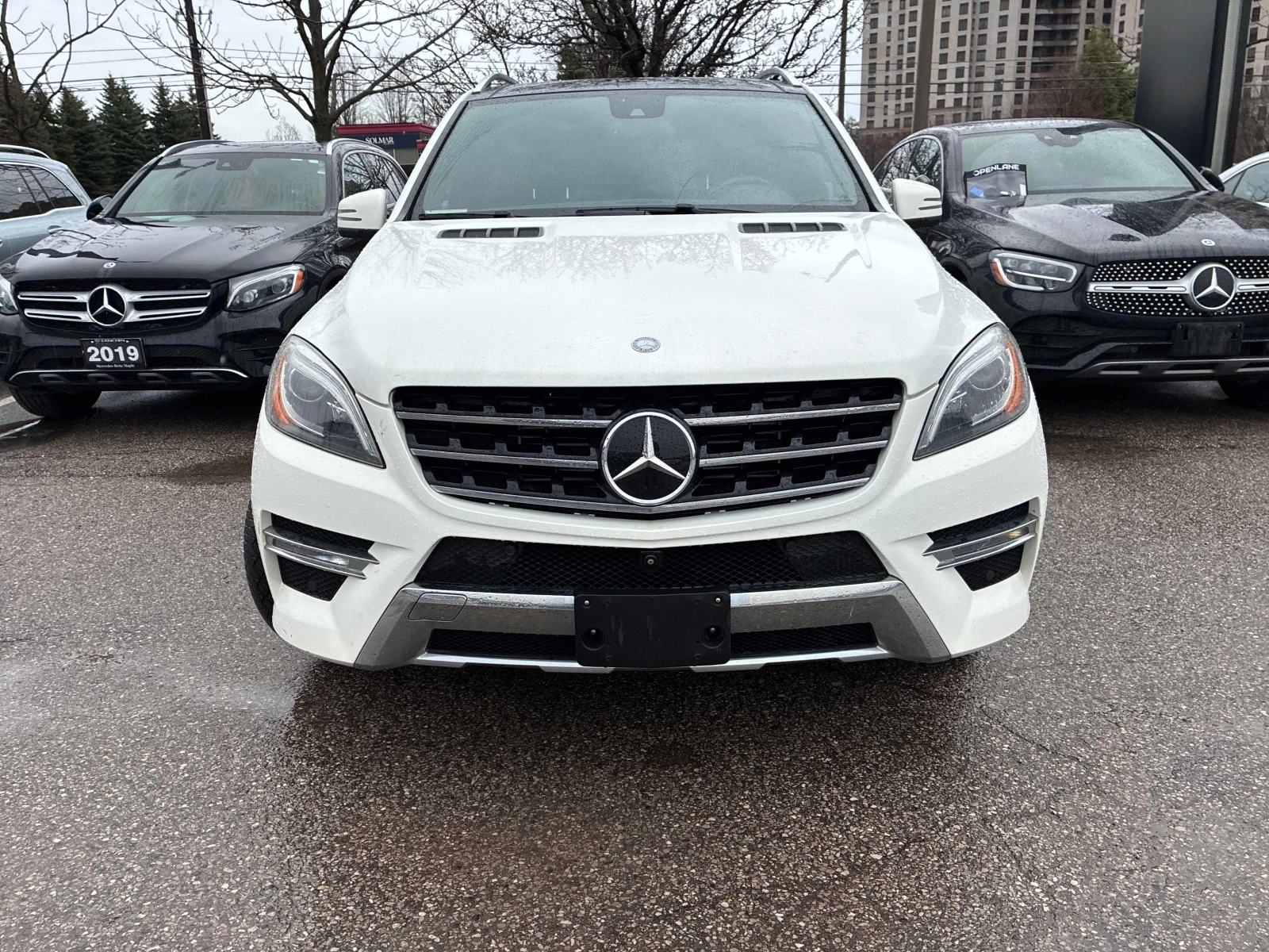 Mercedes-Benz ML 350 Diesel* ПОДГРЕВ* HARMAN* 360* PANO* KEYLESS, снимка 5 - Автомобили и джипове - 54231081