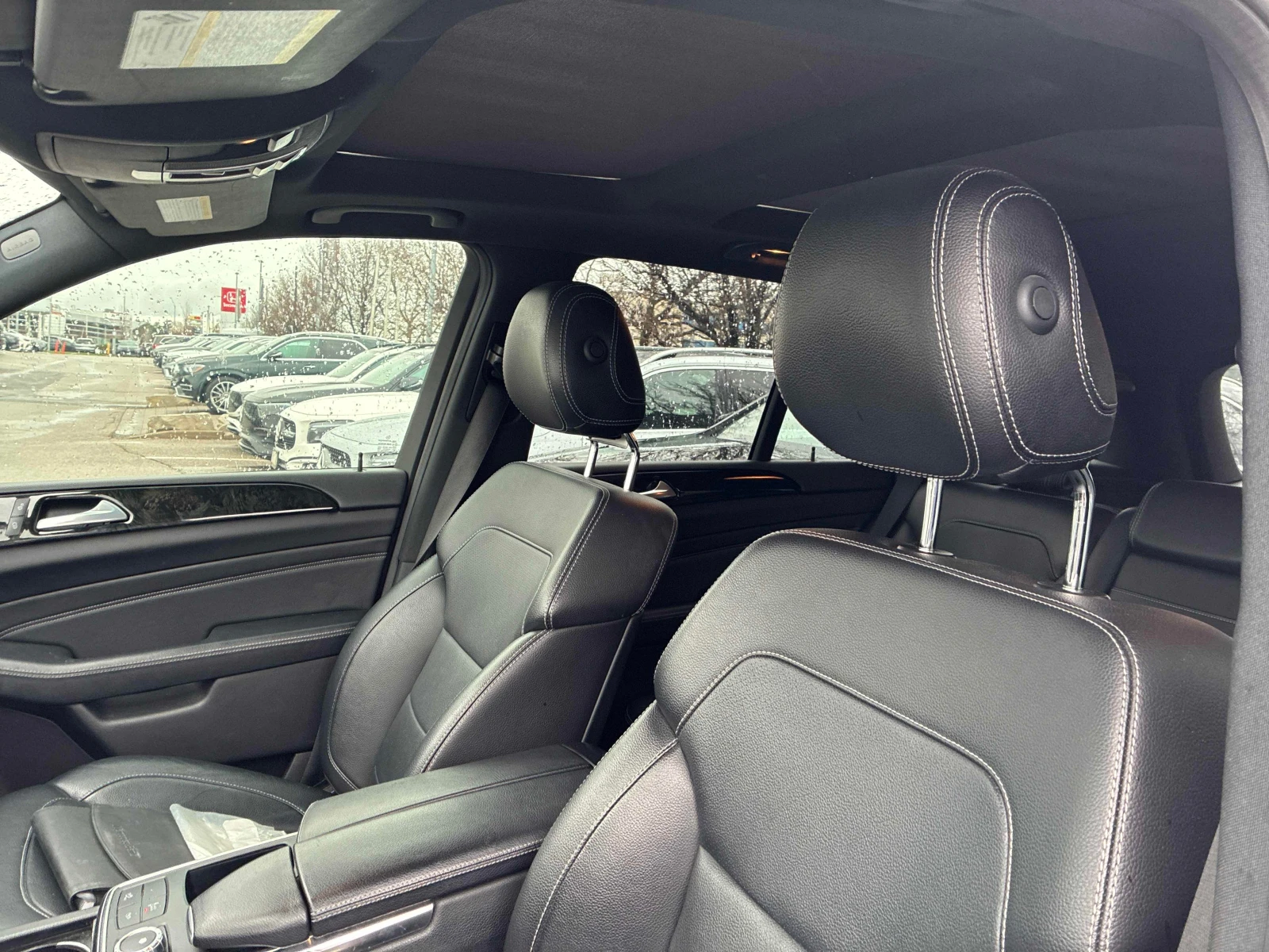 Mercedes-Benz ML 350 Diesel* ПОДГРЕВ* HARMAN* 360* PANO* KEYLESS, снимка 10 - Автомобили и джипове - 54231081