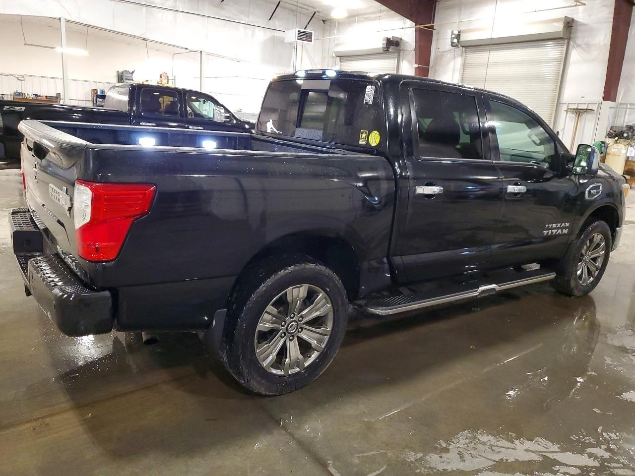 Nissan Titan crew cab 5.6l Titan Sl, снимка 3 - Автомобили и джипове - 54920295