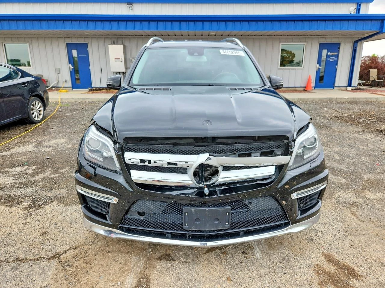 Mercedes-Benz GL 550 4MATIC| HARMAN| KEYLESS| NAVI| 7 МЕСТНА, снимка 2 - Автомобили и джипове - 55041249