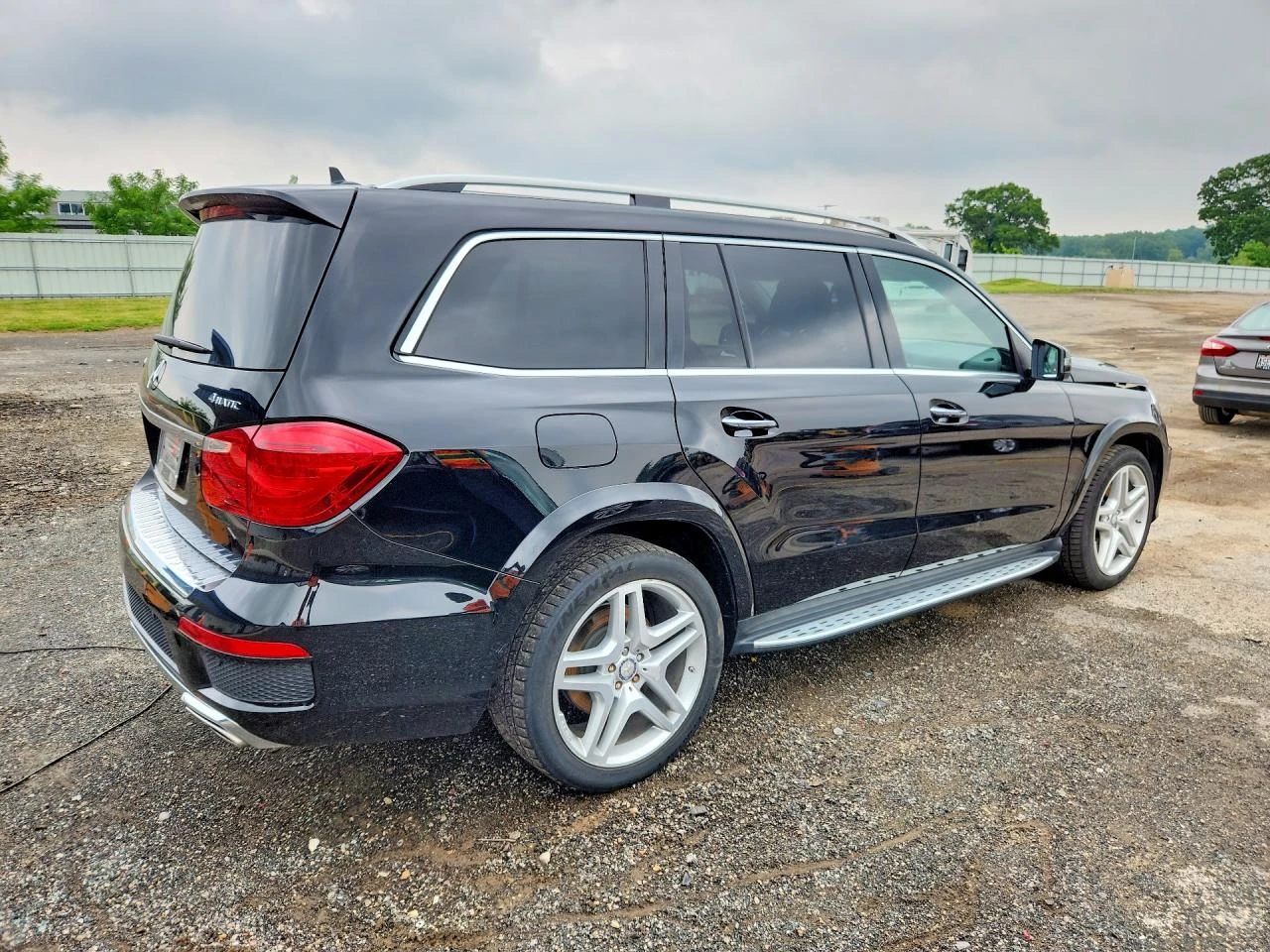Mercedes-Benz GL 550 4MATIC| HARMAN| KEYLESS| NAVI| 7 МЕСТНА, снимка 6 - Автомобили и джипове - 55041249