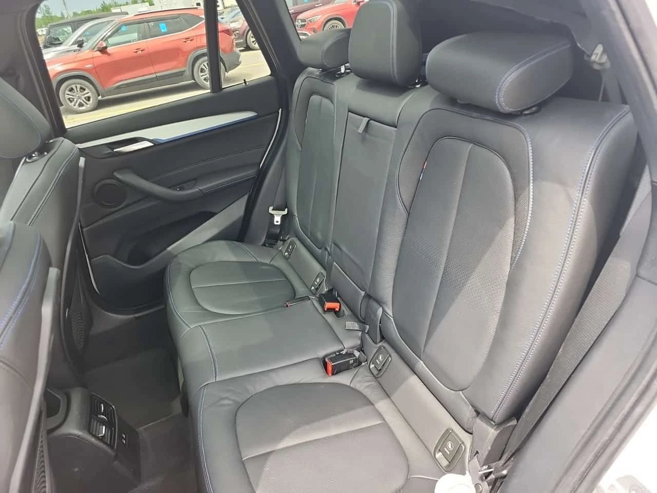 BMW X1 XDRIVE28I | CARFAX | АВТОКРЕДИТ БЕЗ ПЪРВОНАЧАЛНА , снимка 12 - Автомобили и джипове - 55303940