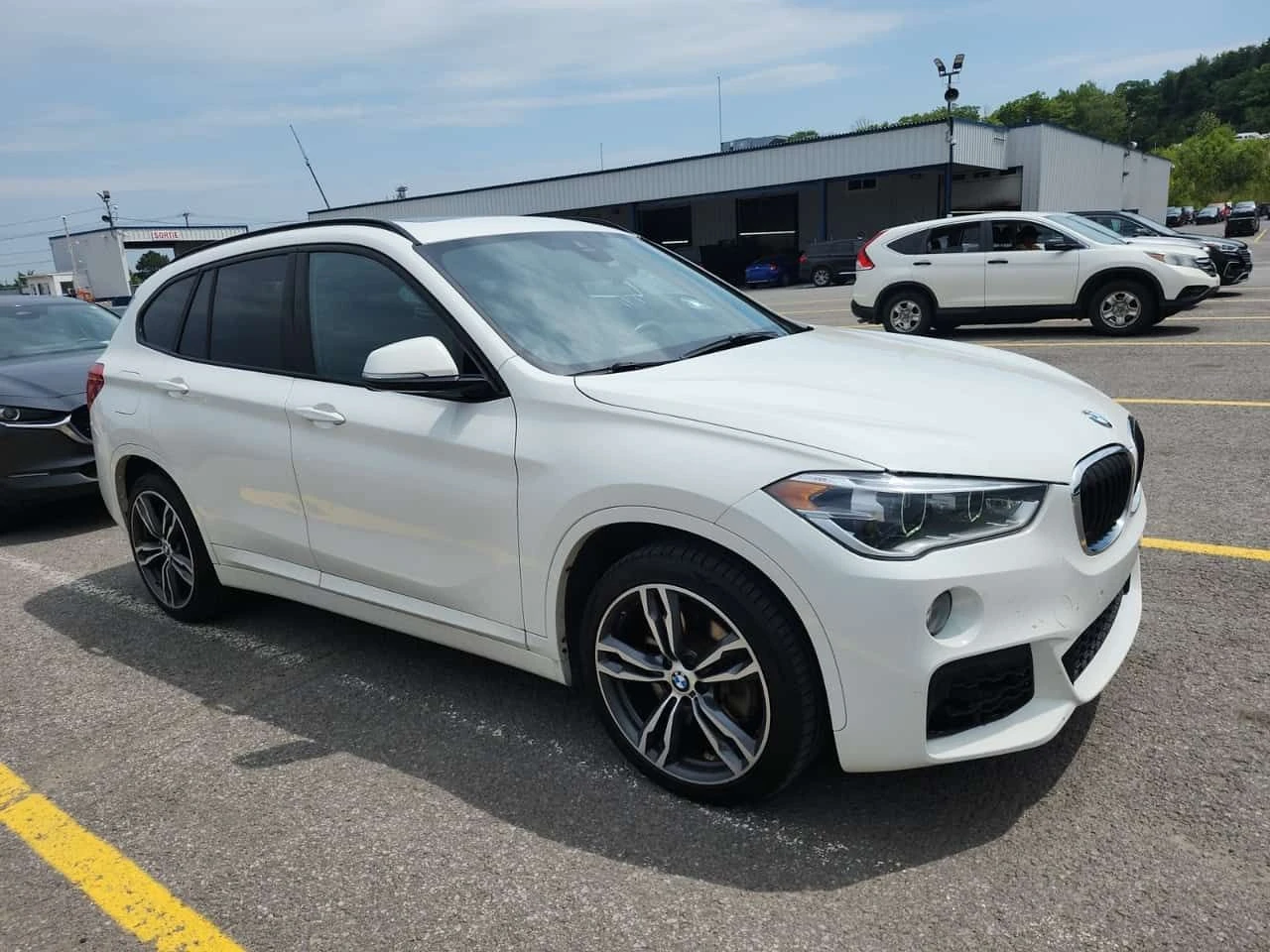 BMW X1 XDRIVE28I | CARFAX | АВТОКРЕДИТ БЕЗ ПЪРВОНАЧАЛНА , снимка 2 - Автомобили и джипове - 55303940