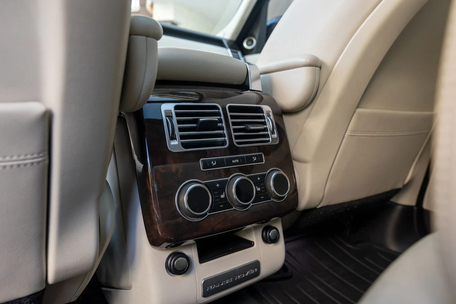 Land Rover Range rover 5.0 AUTOBIOGRAPHY, снимка 13 - Автомобили и джипове - 56237474