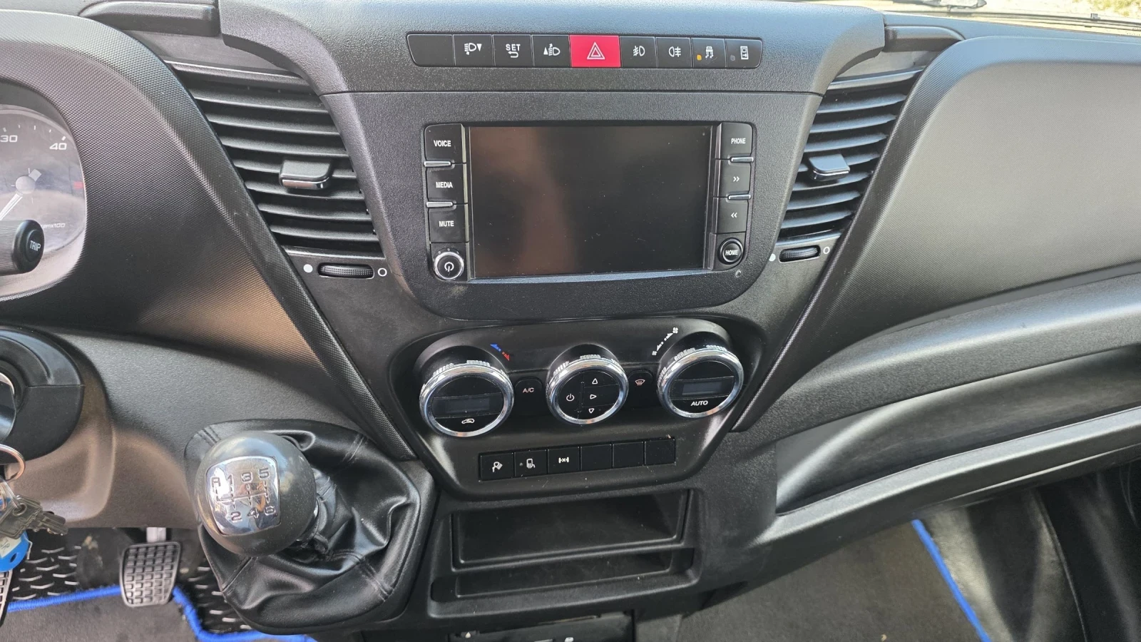 Iveco 35c15 EURO 6 d, снимка 13 - Бусове и автобуси - 54956021