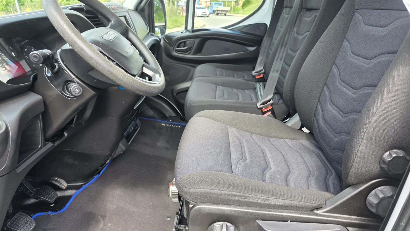 Iveco 35c15 EURO 6 d, снимка 9 - Бусове и автобуси - 54956021