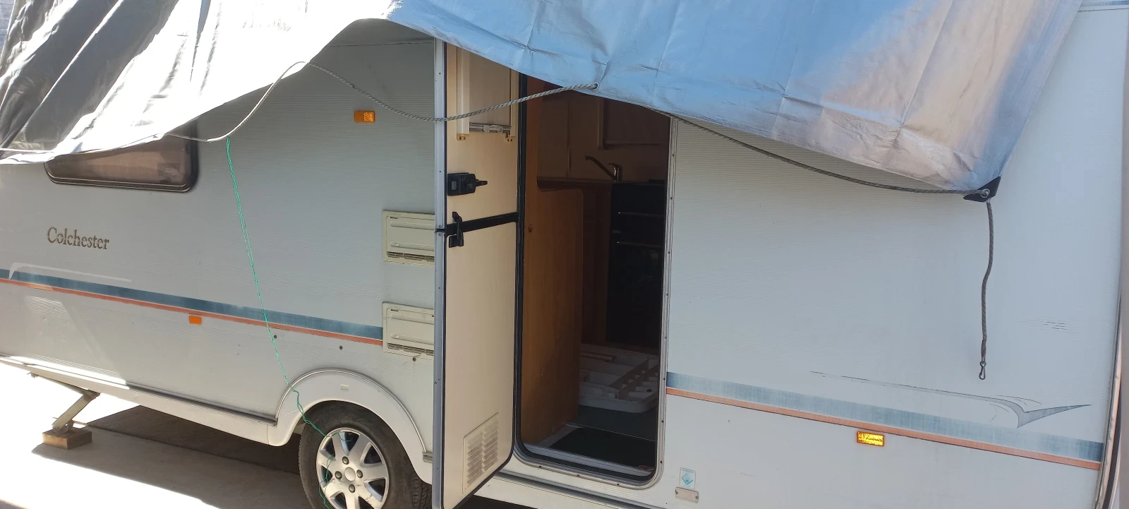 Каравана Fleetwood 450, снимка 3 - Каравани и кемпери - 54371041