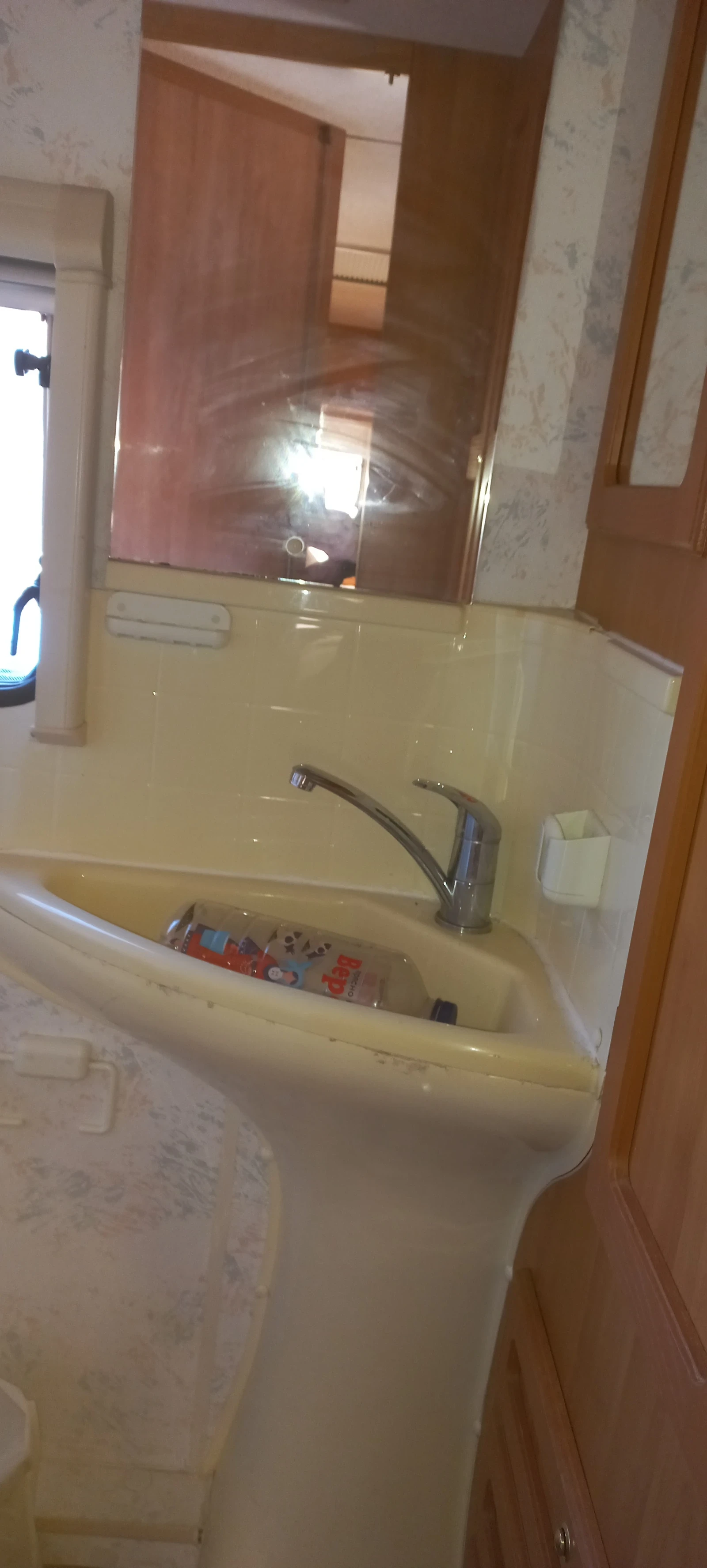 Каравана Fleetwood 450, снимка 5 - Каравани и кемпери - 54371041