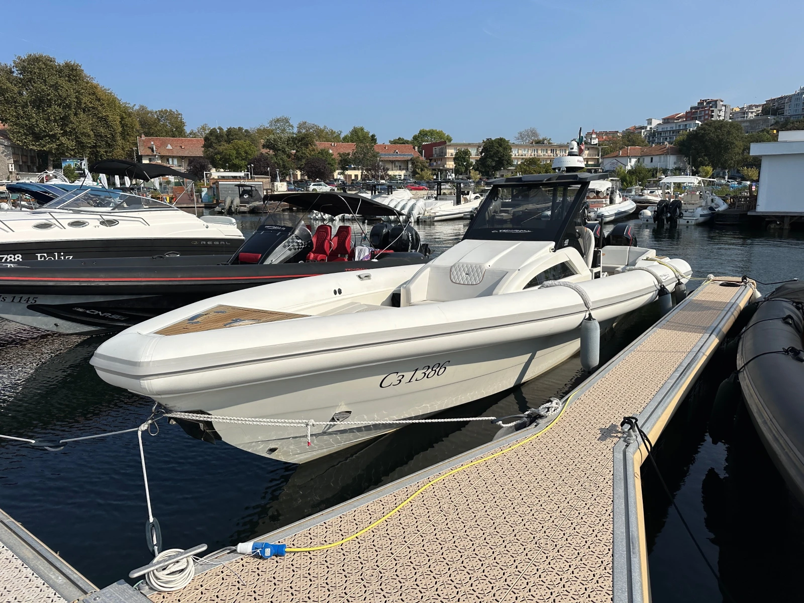   Technohull Explorer 40 | Mobile.bg   1