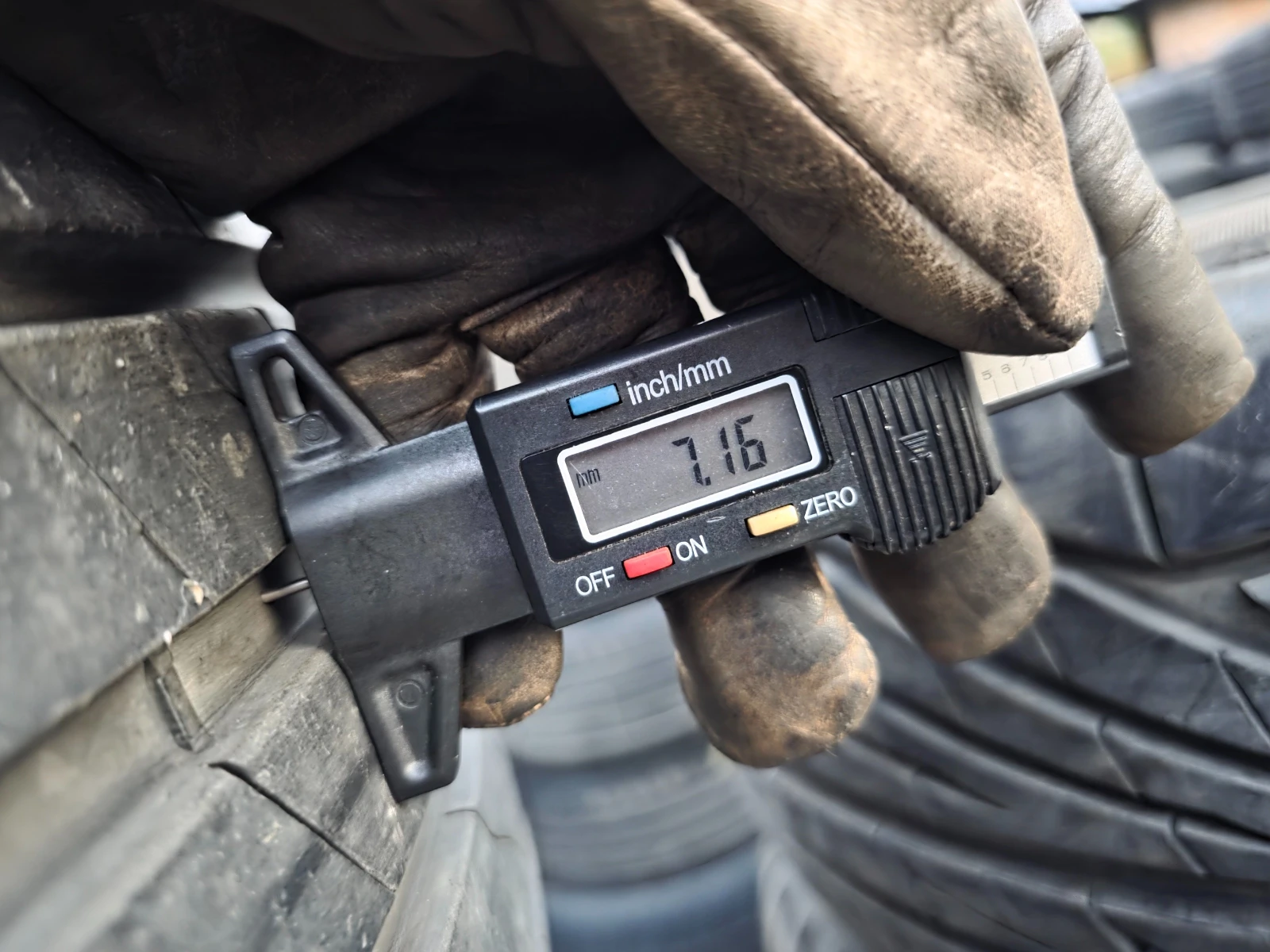 Гуми Летни 235/50R19, снимка 6 - Гуми и джанти - 53982440