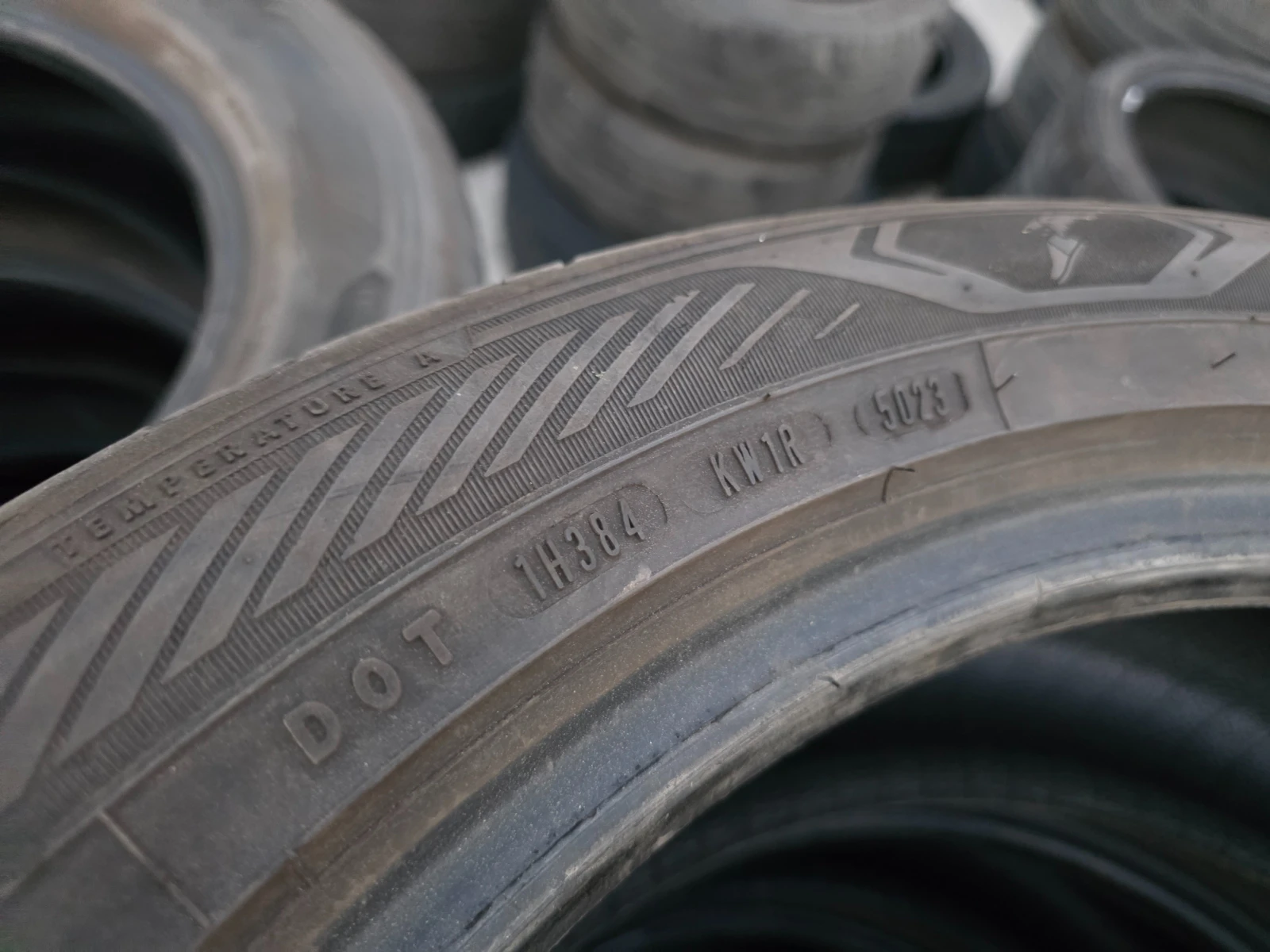 Гуми Летни 235/50R19, снимка 9 - Гуми и джанти - 53982440