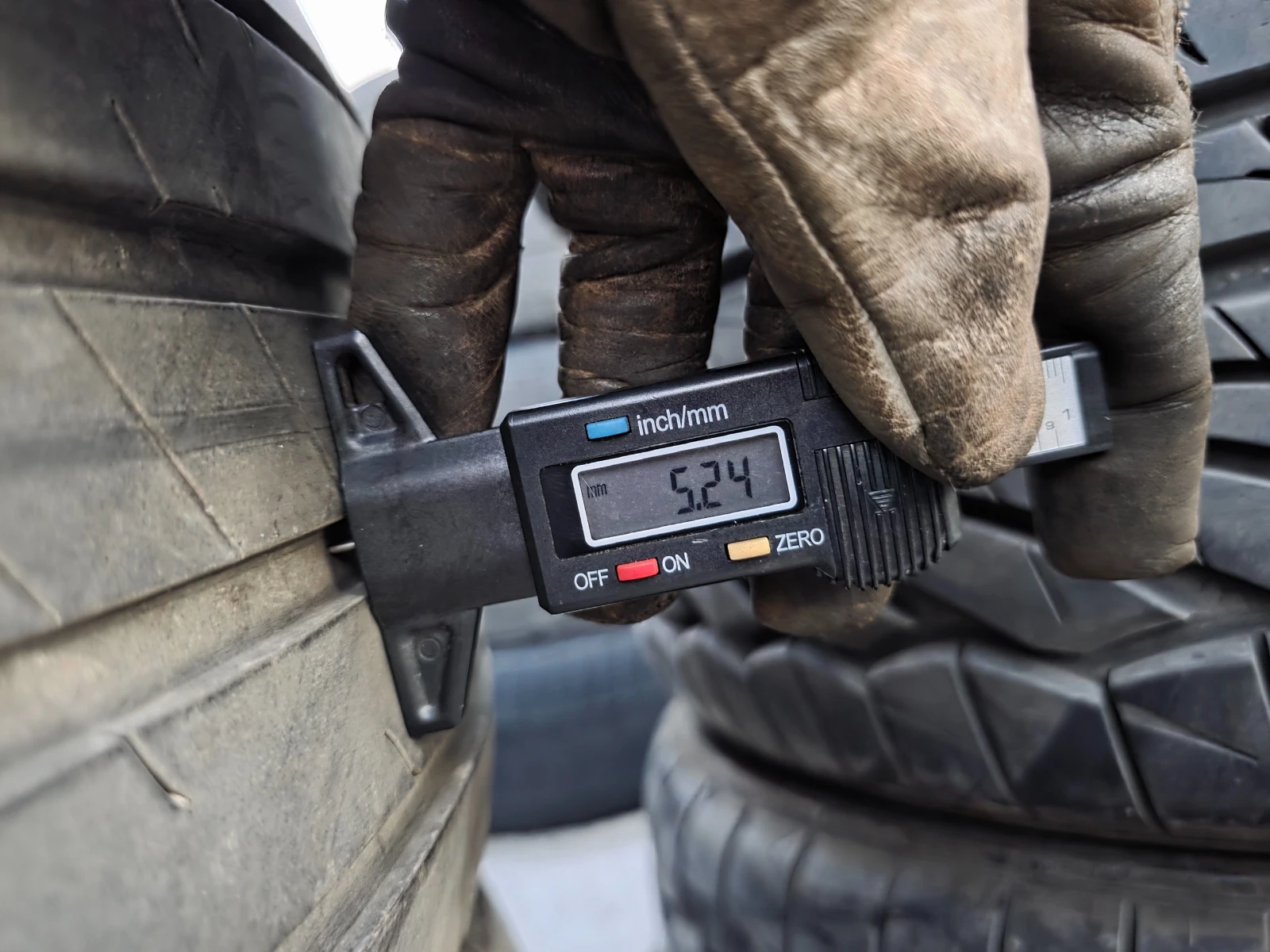 Гуми Летни 235/50R19, снимка 7 - Гуми и джанти - 53982440