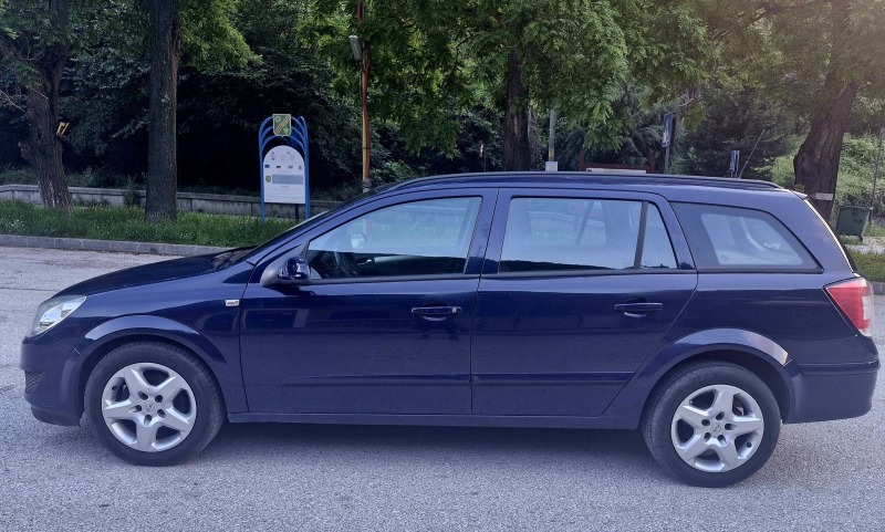 Opel Astra 1.7 CDTI 110КС, снимка 6 - Автомобили и джипове - 45992125