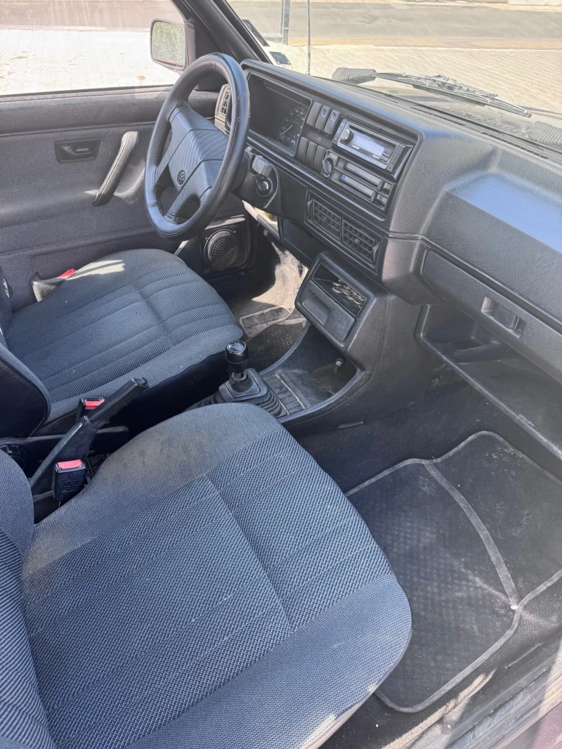 VW Golf 1.6 , снимка 7 - Автомобили и джипове - 51997217