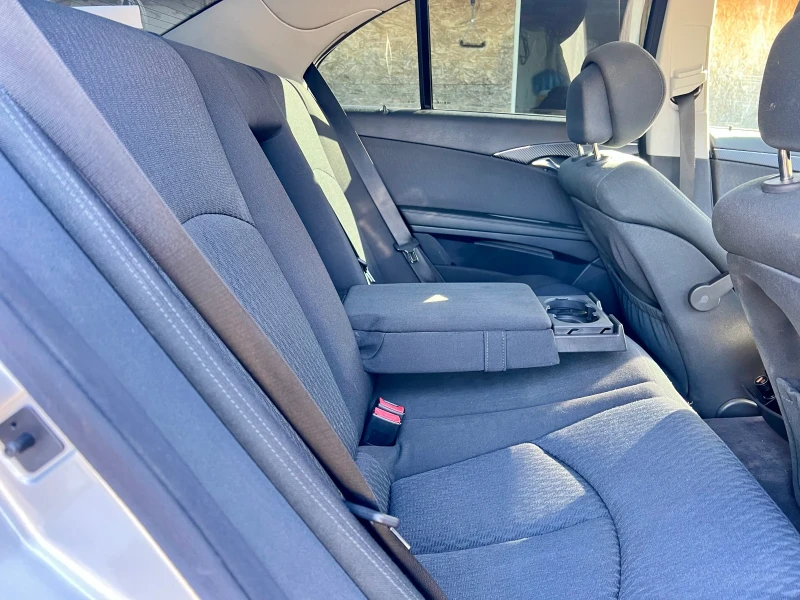 Mercedes-Benz E 280, снимка 7 - Автомобили и джипове - 52235263