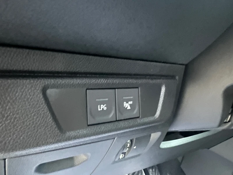 Dacia Sandero 1.0TCE* Фабрична Газ, снимка 15 - Автомобили и джипове - 52799949