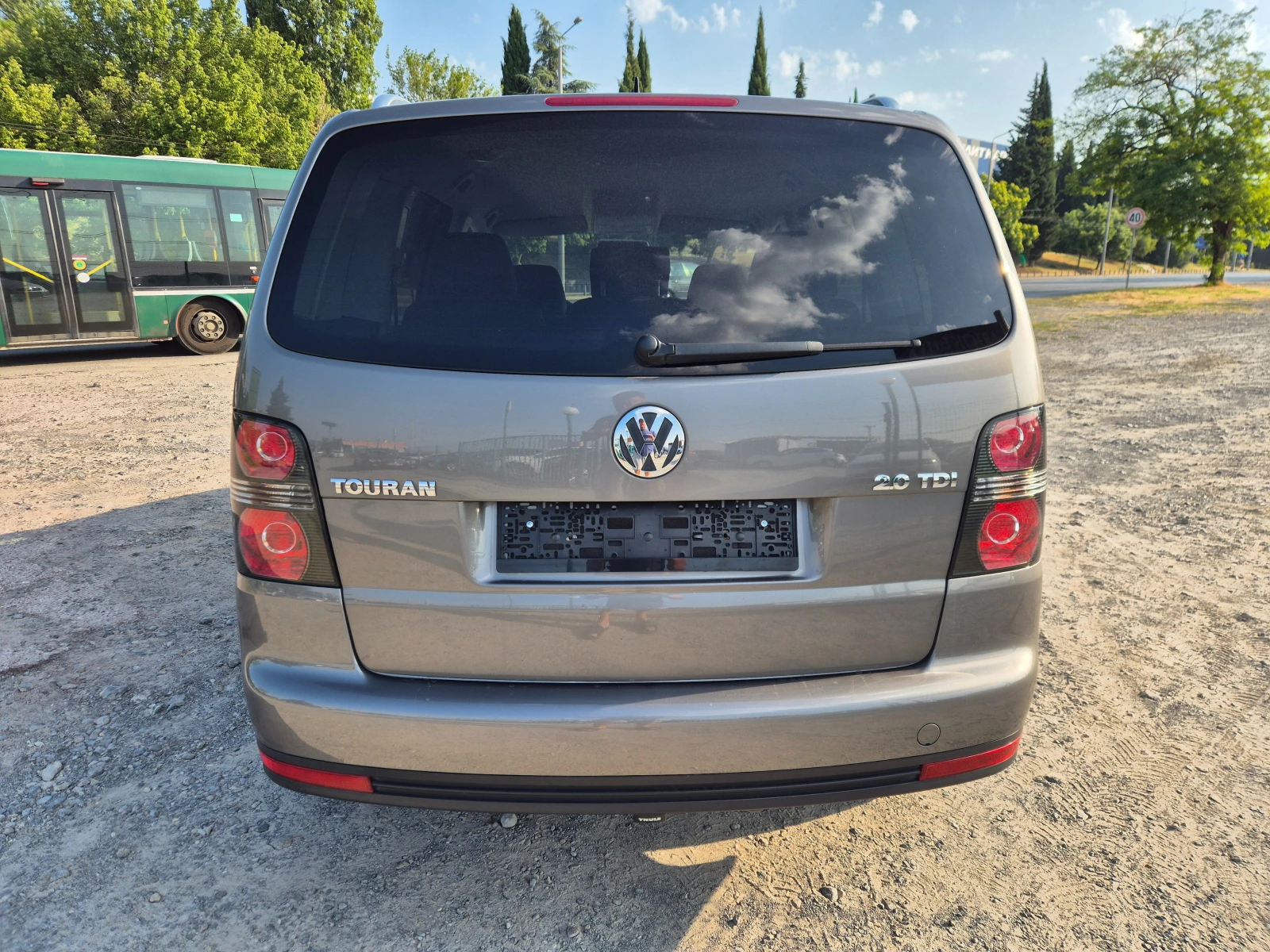 VW Touran 2.0TDI - изображение 4