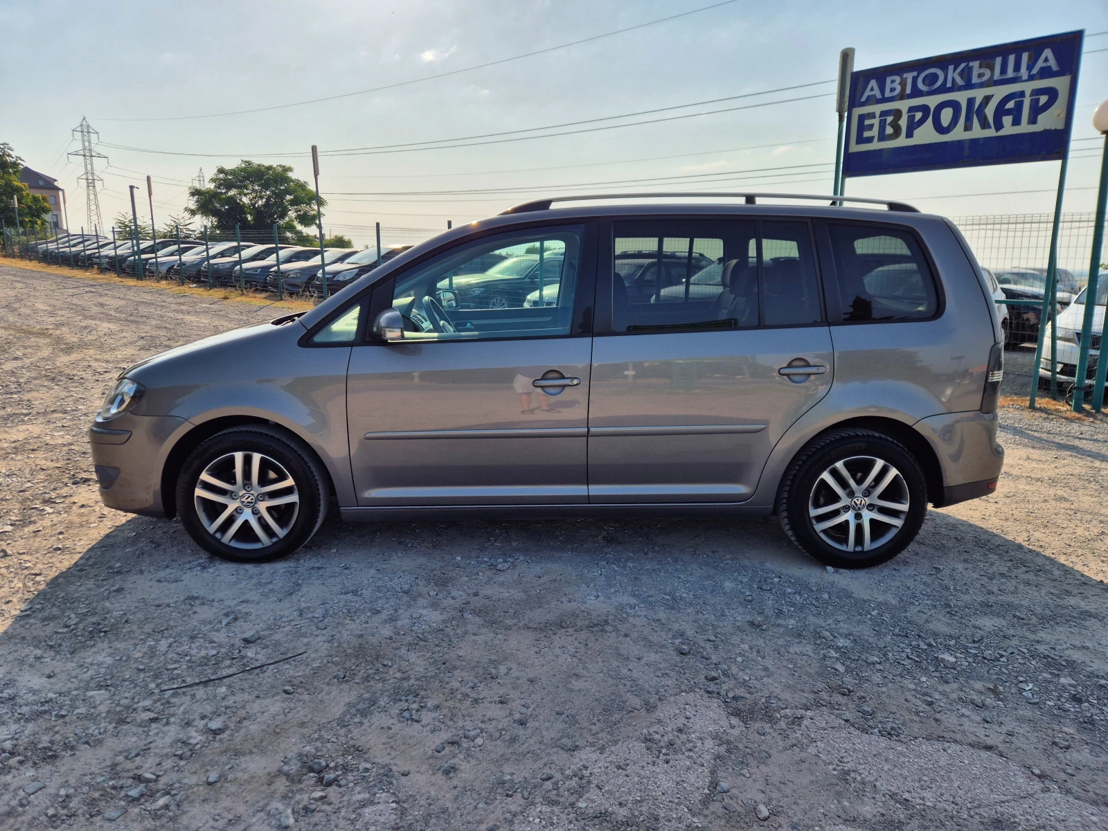 VW Touran 2.0TDI - изображение 2